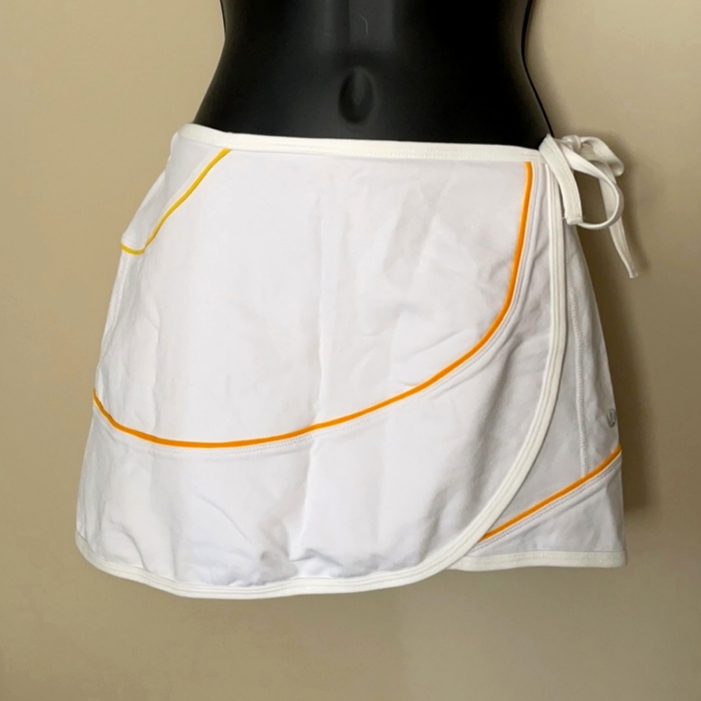 Size 6 Lululemon wrap skirt